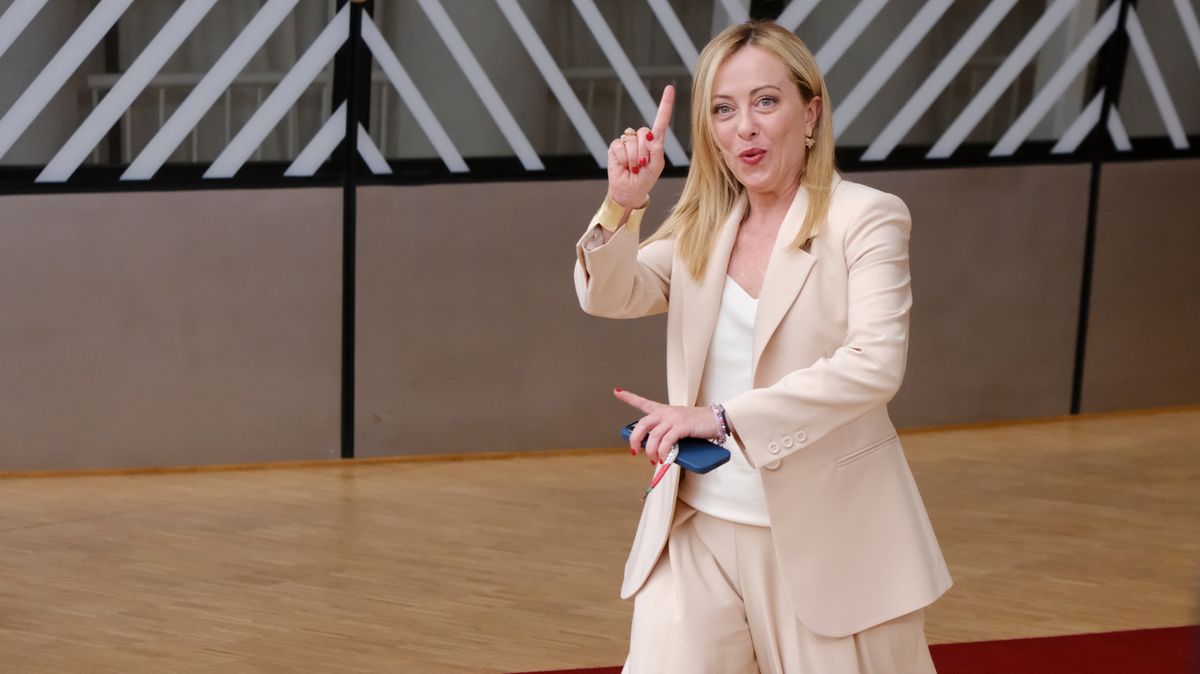 „Hněvá se nad věcmi, které lidi trápí.“ Meloniová boduje v boji o mladé Italy